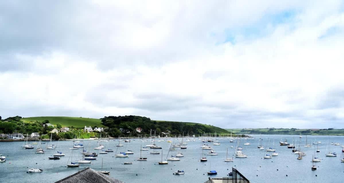 Breathtaking High Street Townhouse With Stunning Sea Views At 'the Old Fishermans Townhouse' Holiday home Falmouth