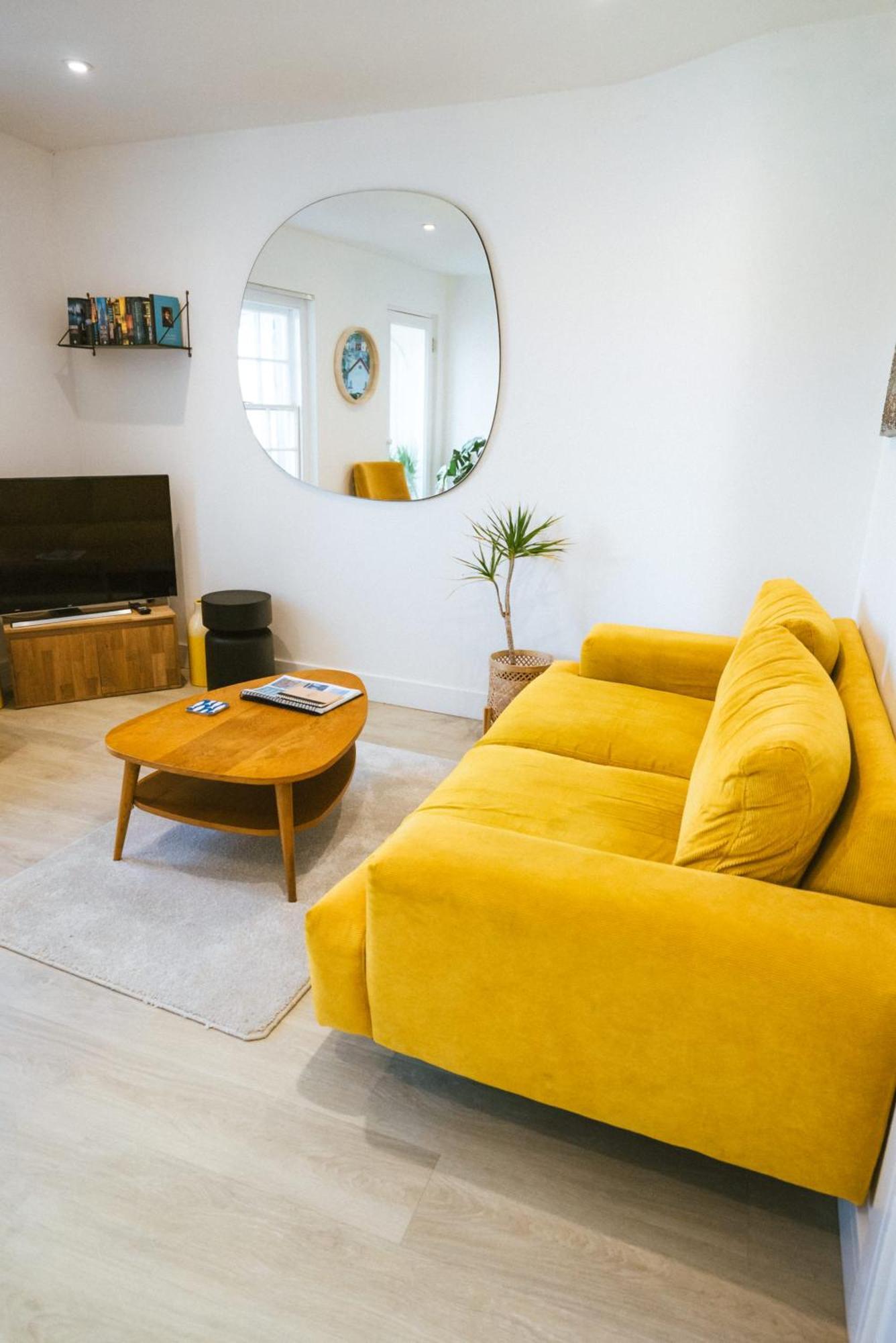 Breathtaking High Street Townhouse With Stunning Sea Views At 'the Old Fishermans Townhouse' Falmouth
