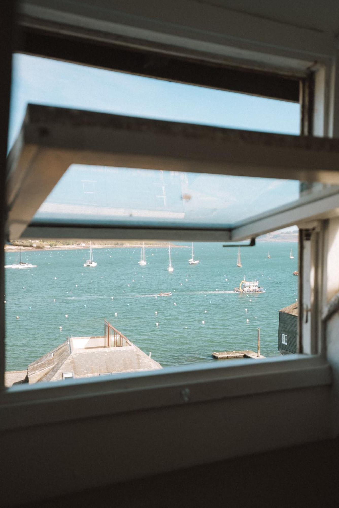 Breathtaking High Street Townhouse With Stunning Sea Views At 'the Old Fishermans Townhouse' Holiday home Falmouth