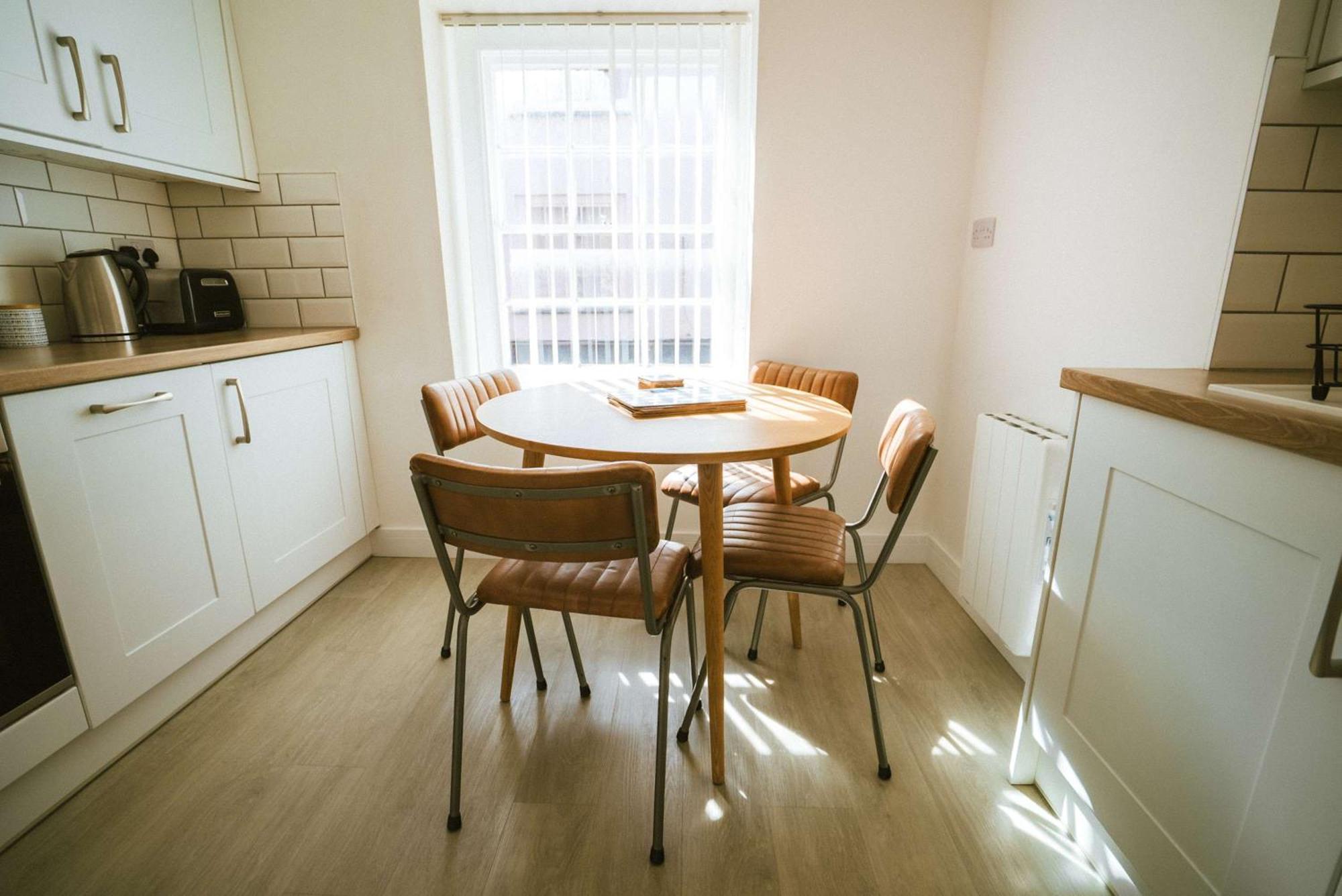 Holiday home Breathtaking High Street Townhouse With Stunning Sea Views At 'the Old Fishermans Townhouse' *