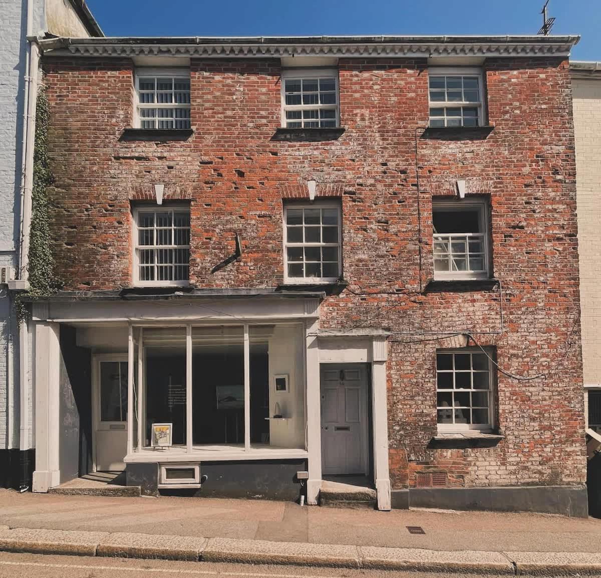 Breathtaking High Street Townhouse With Stunning Sea Views At 'the Old Fishermans Townhouse' Holiday home Falmouth