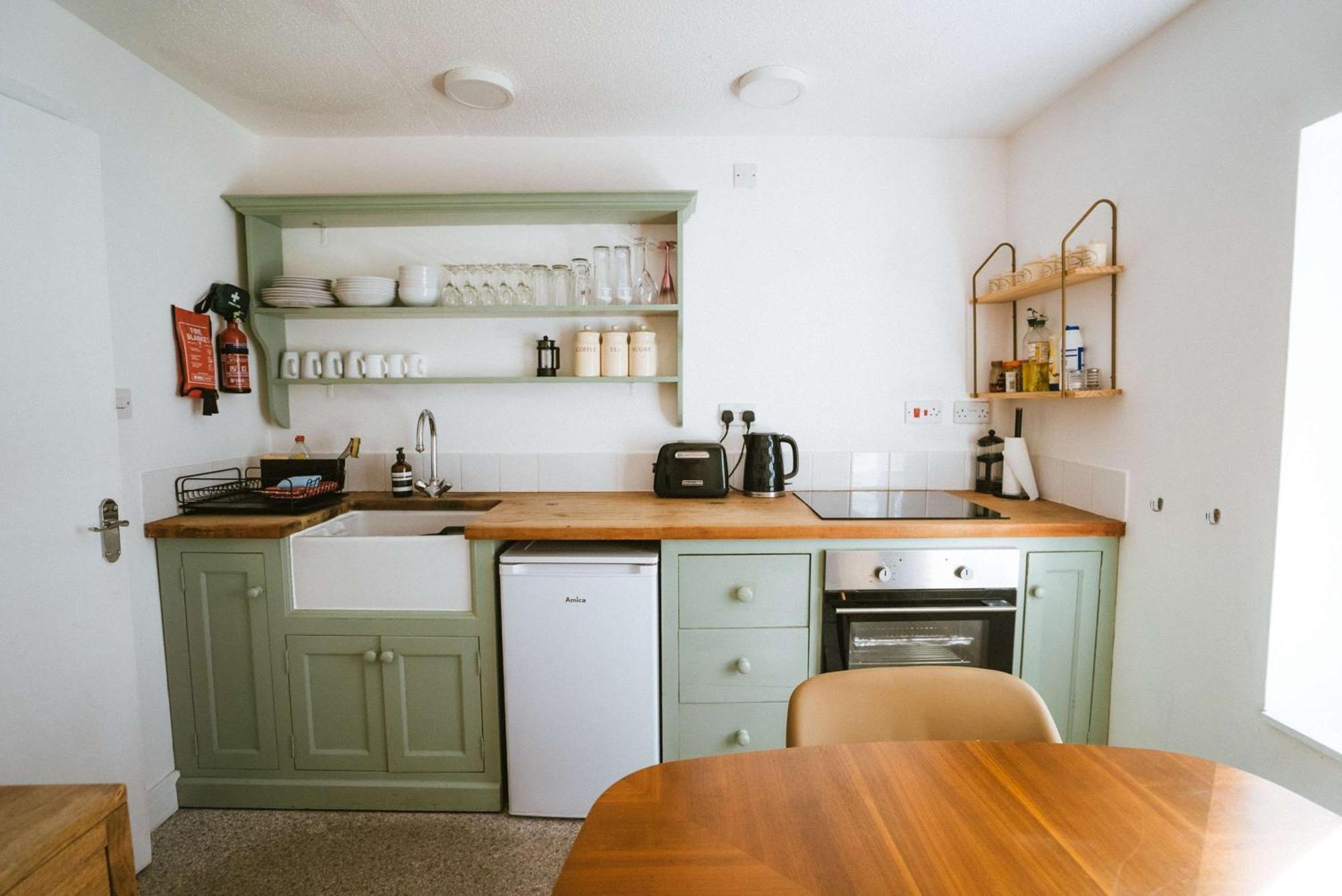 Breathtaking High Street Townhouse With Stunning Sea Views At 'the Old Fishermans Townhouse' *
