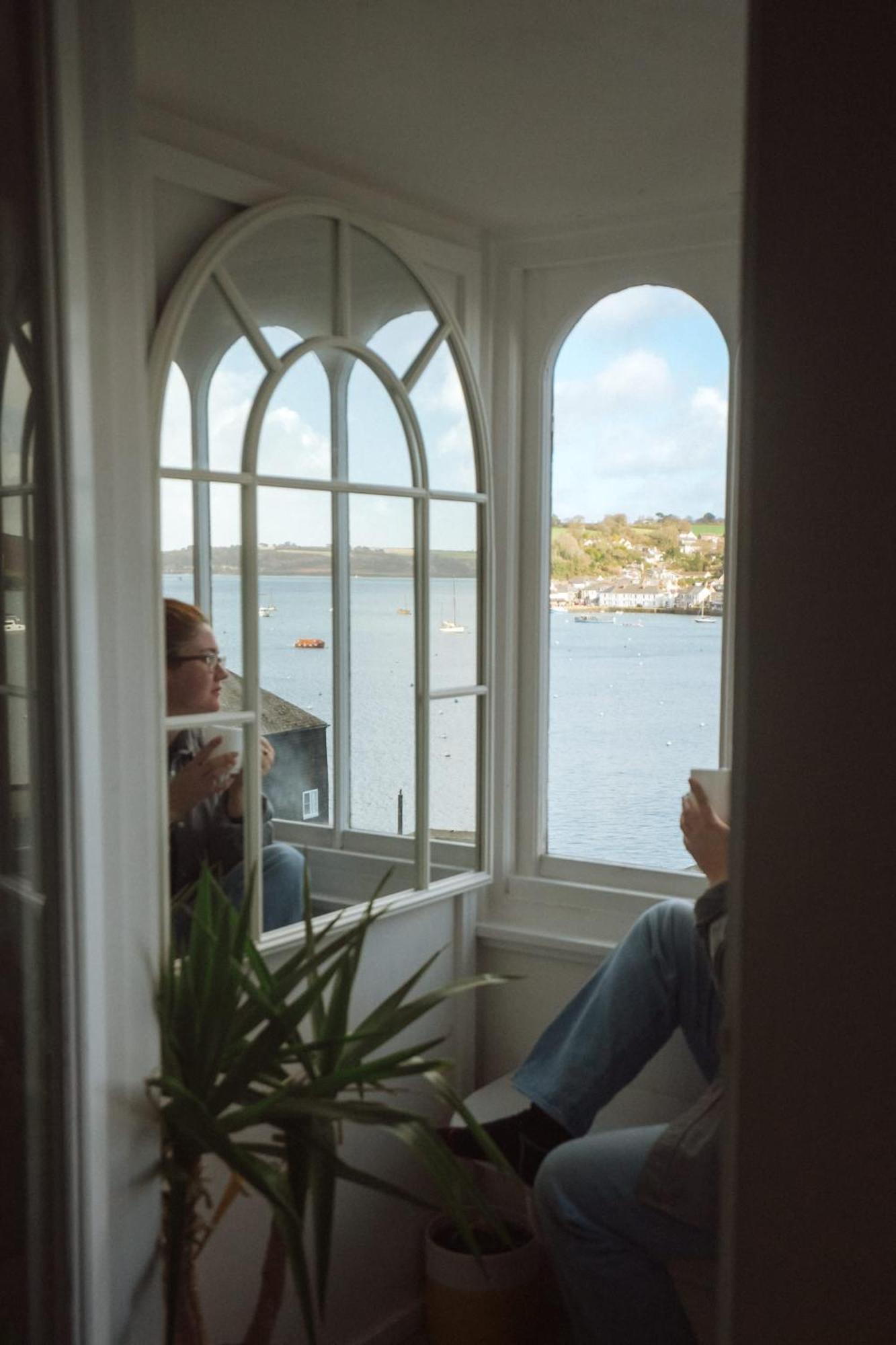 Breathtaking High Street Townhouse With Stunning Sea Views At 'the Old Fishermans Townhouse' Falmouth