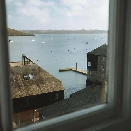 Breathtaking High Street Townhouse With Stunning Sea Views At 'The Old Fishermans Townhouse' Falmouth Exterior photo