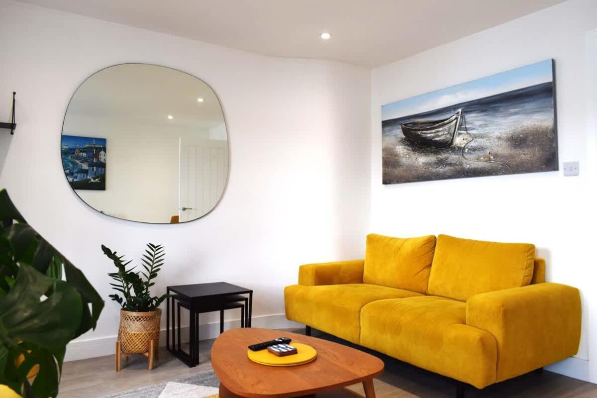 Breathtaking High Street Townhouse With Stunning Sea Views At 'the Old Fishermans Townhouse' *